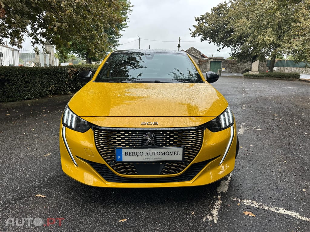 Peugeot E-208 50 kWh GT Pack