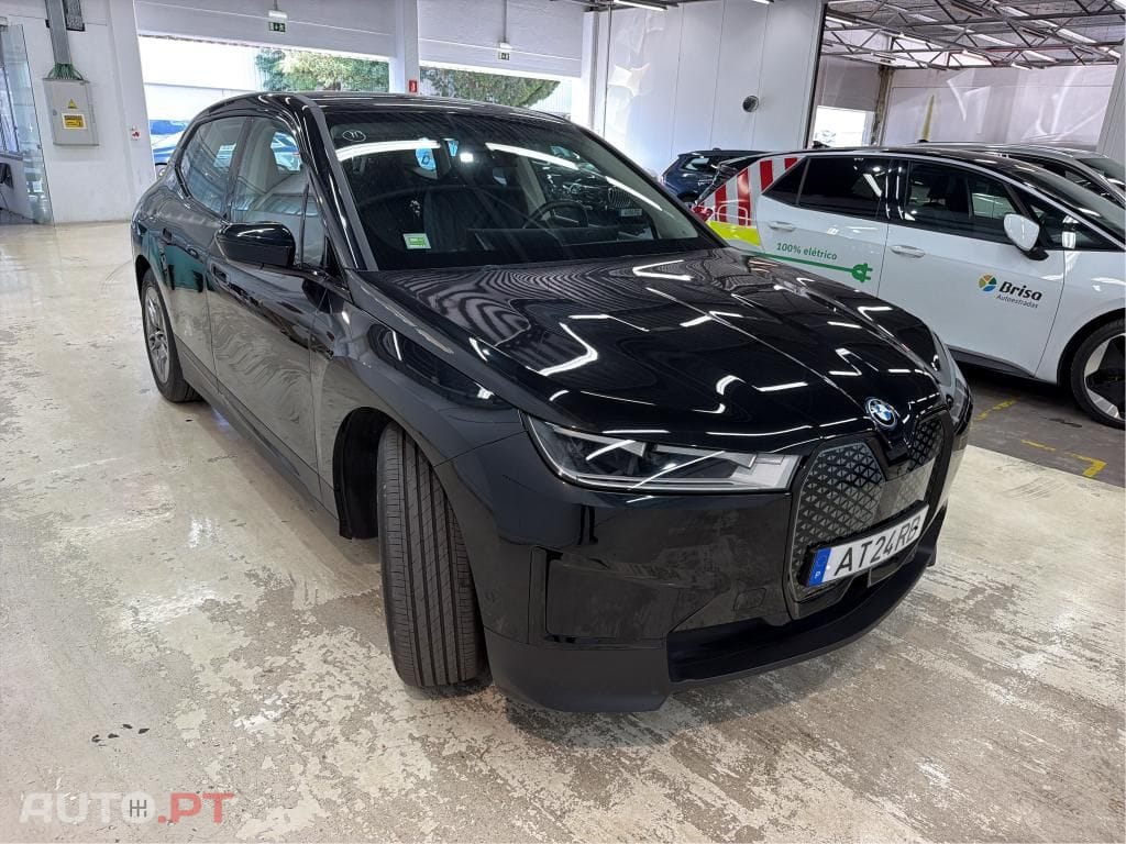 BMW iX xDrive 40