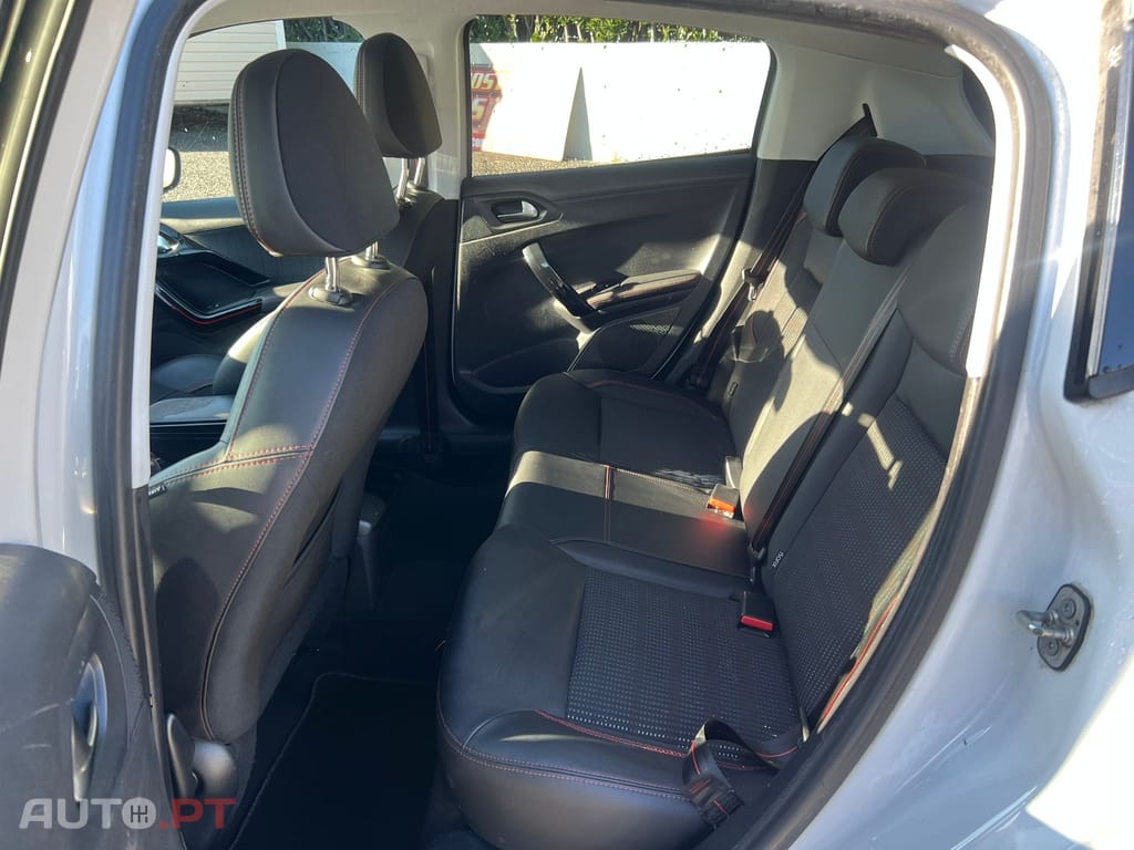 Peugeot 208 1.2 PureTech GT Line