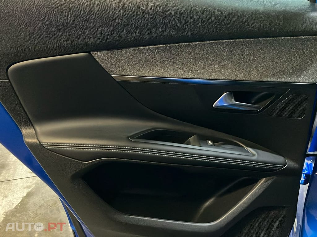 Peugeot 3008 1.2 PureTech Allure EAT8