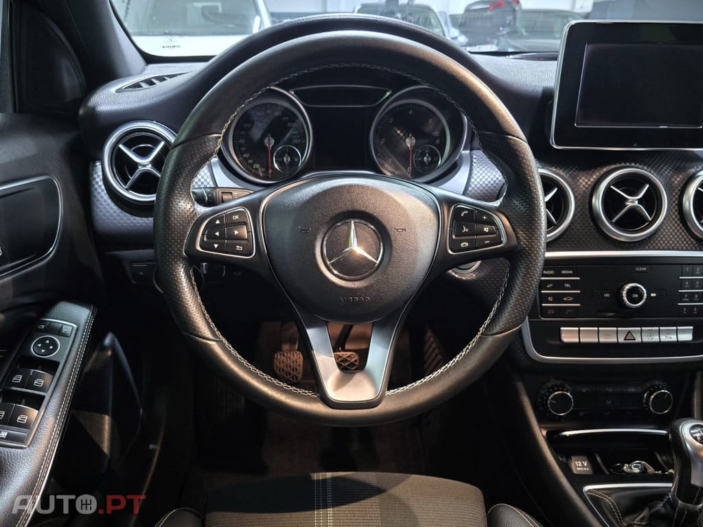 Mercedes-Benz A 180 d Urban — fotografia 15