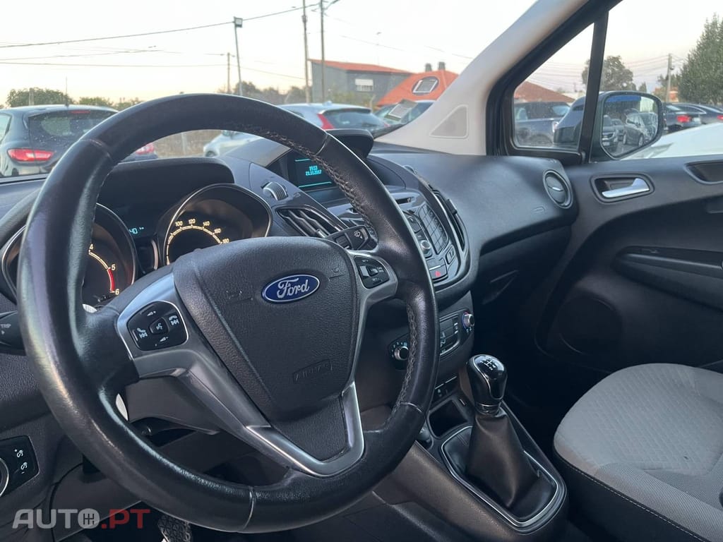 Ford Tourneo 1.5 TDCi Titanium