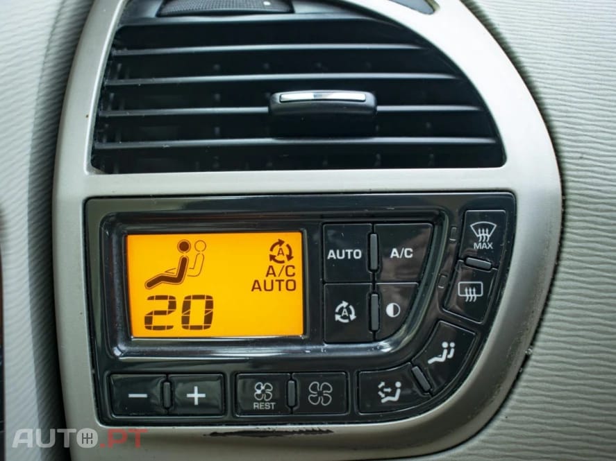 Citroen C4 Picasso Outro