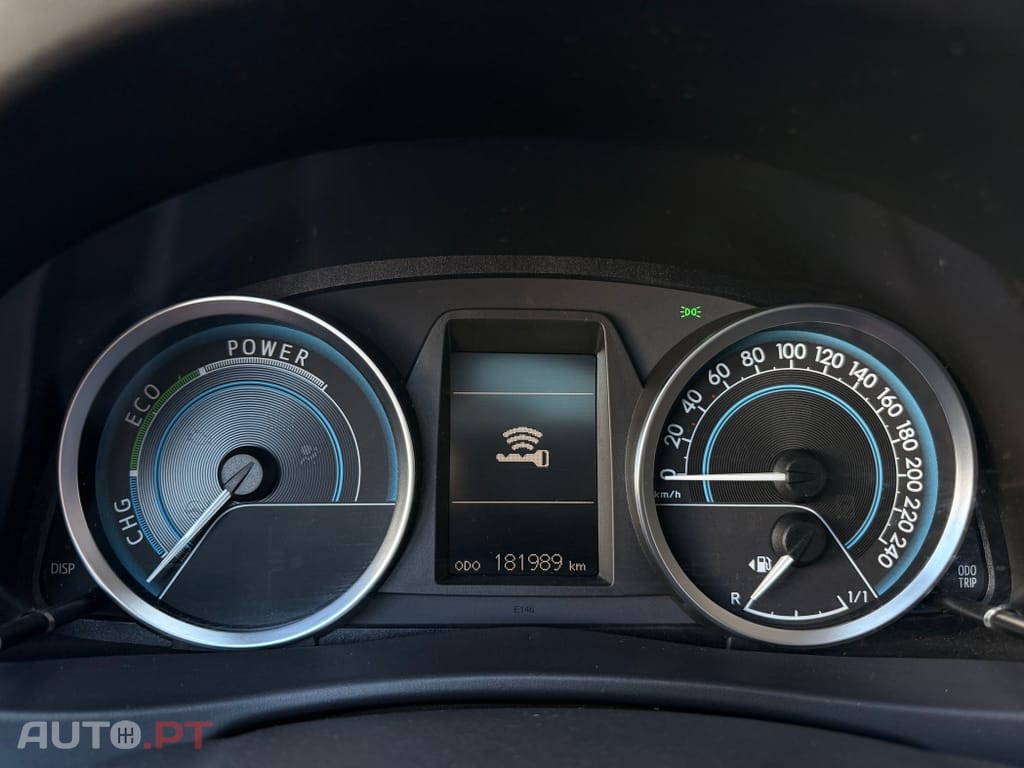 Toyota Auris Outro