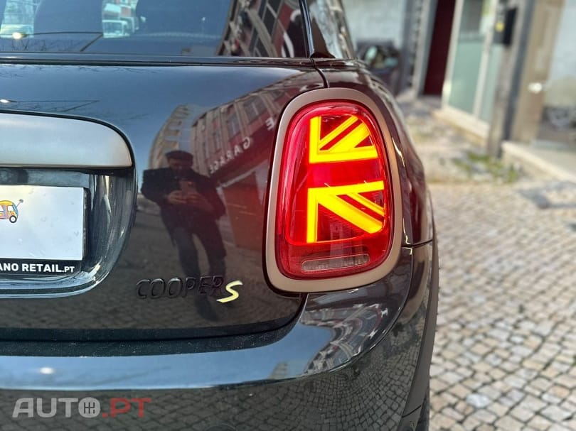 MINI Cooper Cooper SE Resolute Edition