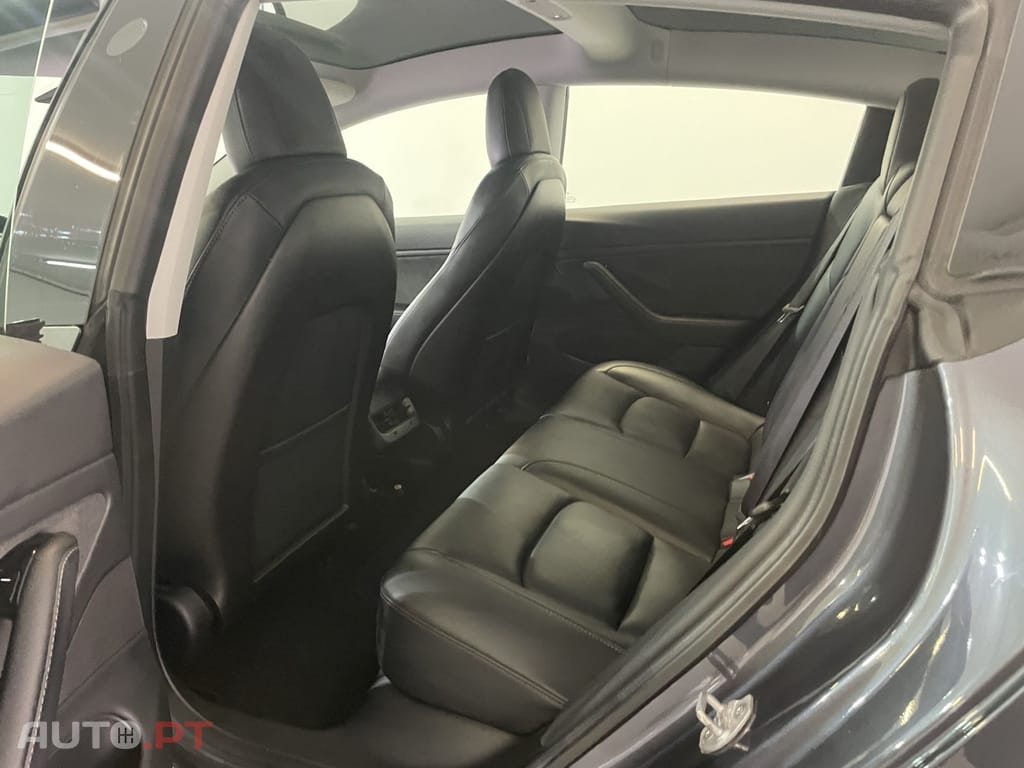 Tesla Model 3 Long-Range Dual Motor AWD