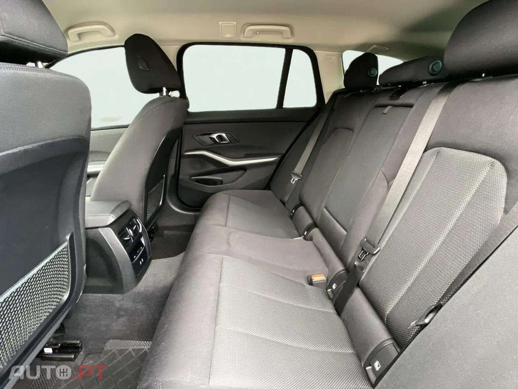 BMW 330 e Touring Corporate Edition Auto