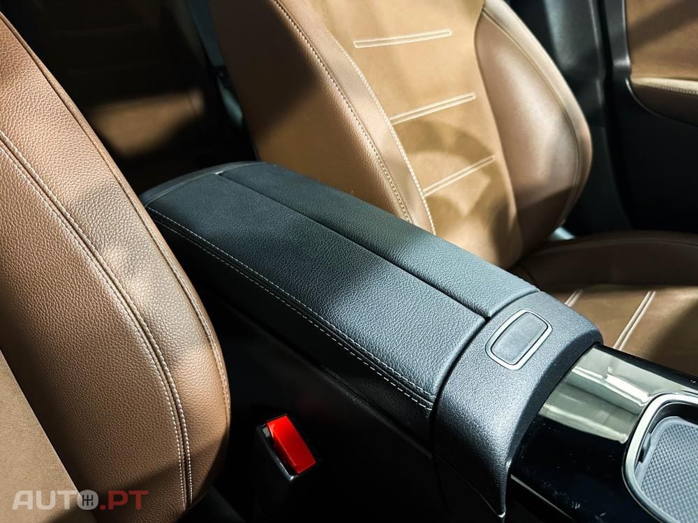 Mercedes-Benz CLA 200 7G-DCT AMG Line Advanced Plus