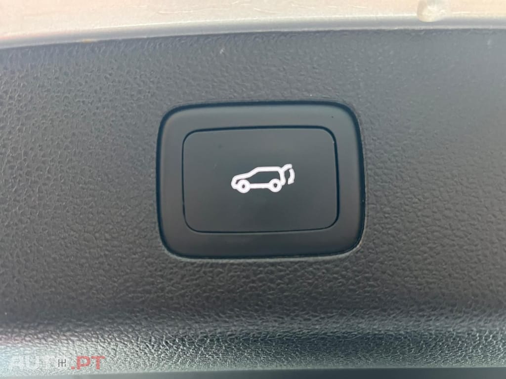 MG EHS PHEV Hybrid Luxury