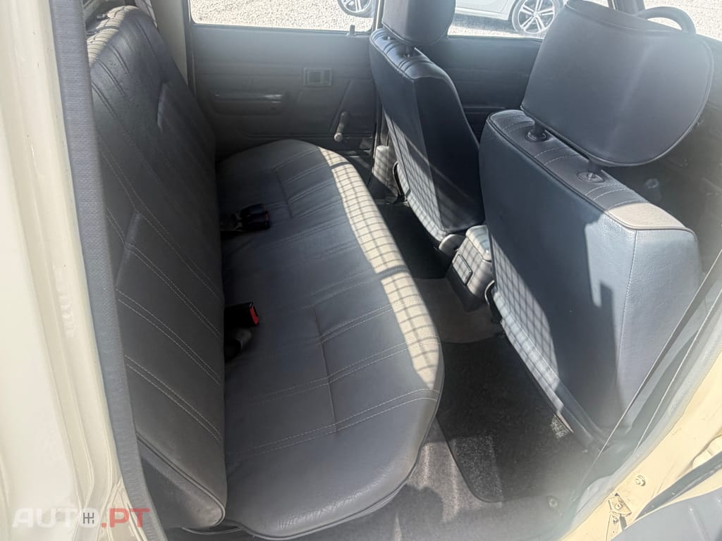 Toyota Hilux 2.4D 5LUG Dir. Assistida