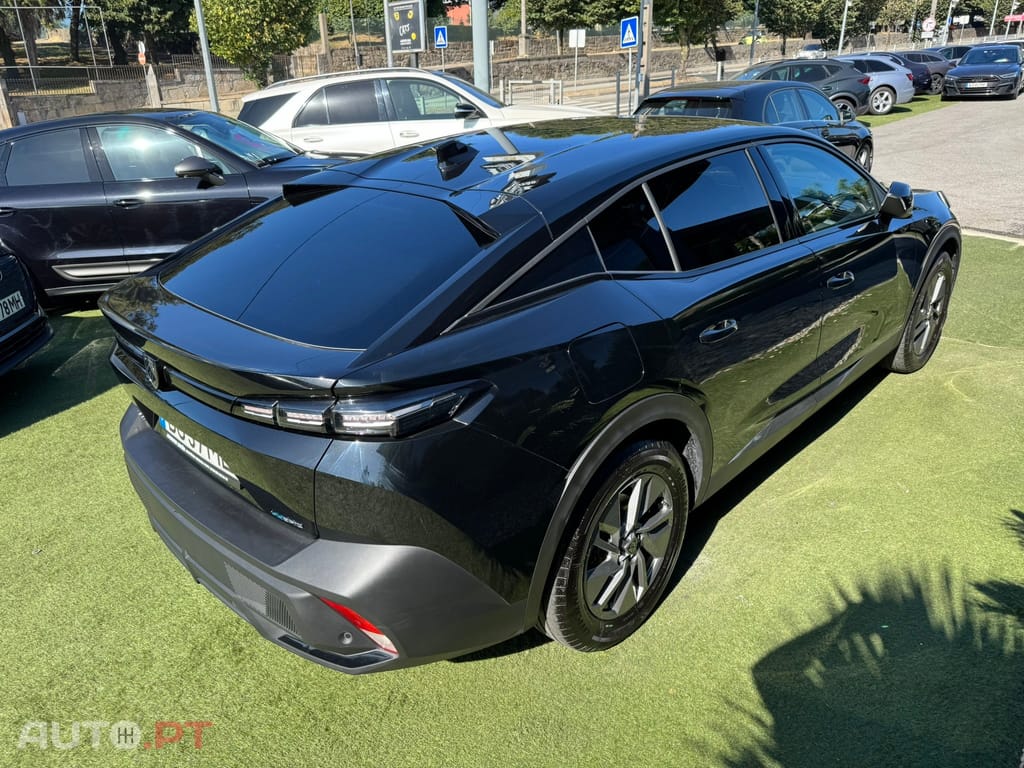 Peugeot 408 1.6 Hybrid Allure e-EAT8