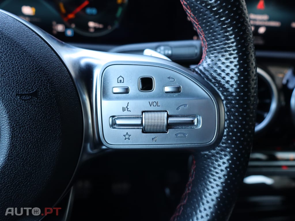 Mercedes-Benz A 250 e AMG Line