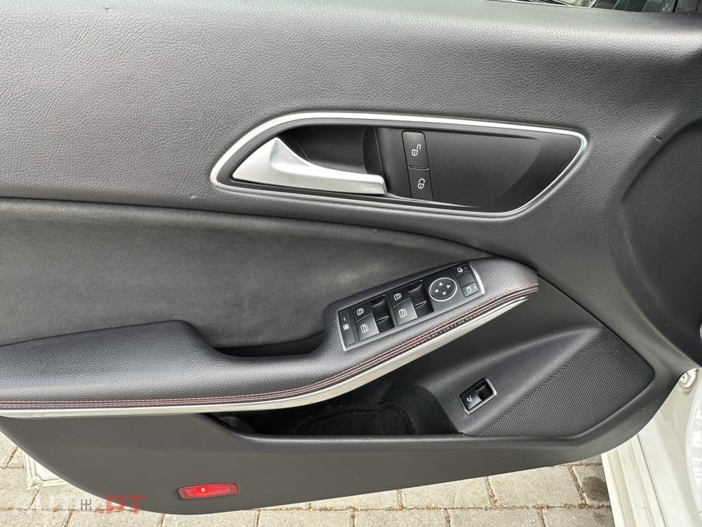 Mercedes-Benz CLA 200 AMG Line