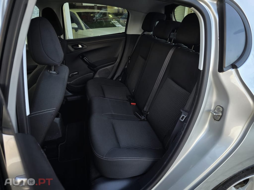 Peugeot 208 1.6 BlueHDi Style