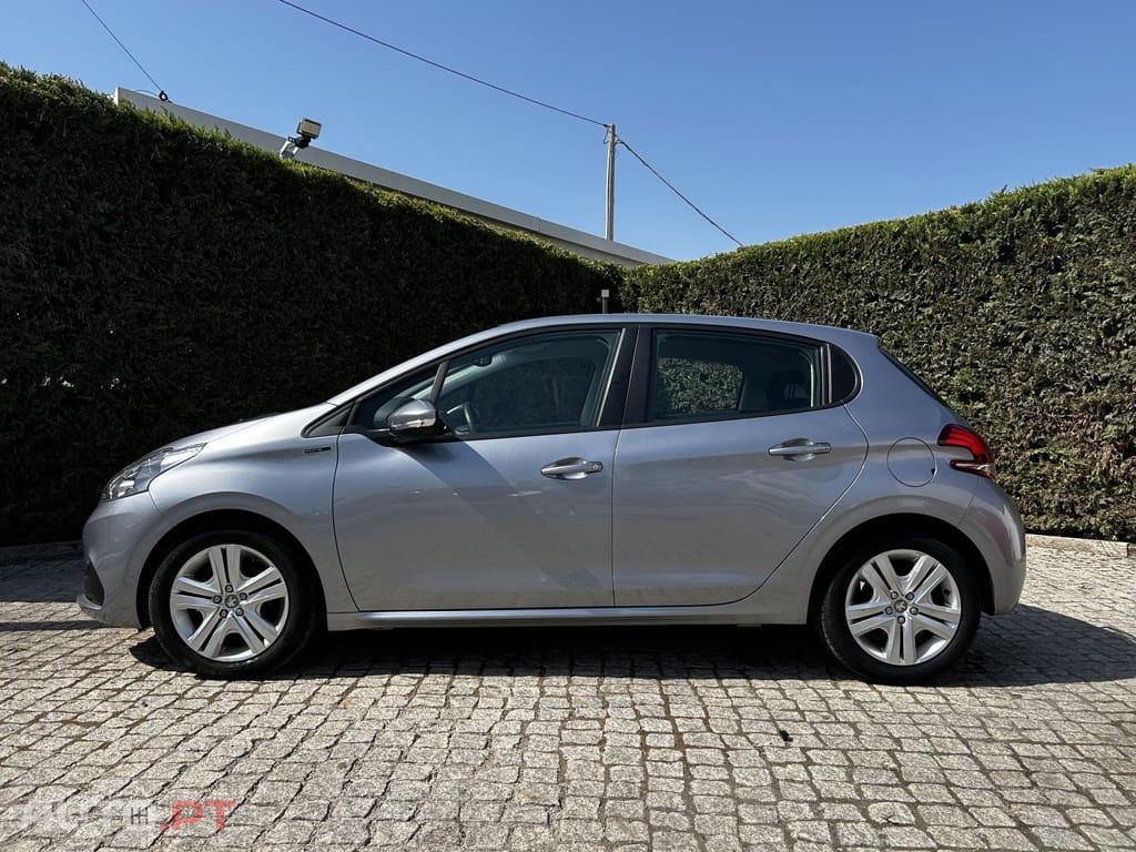 Peugeot 208 1.2 PureTech Signature