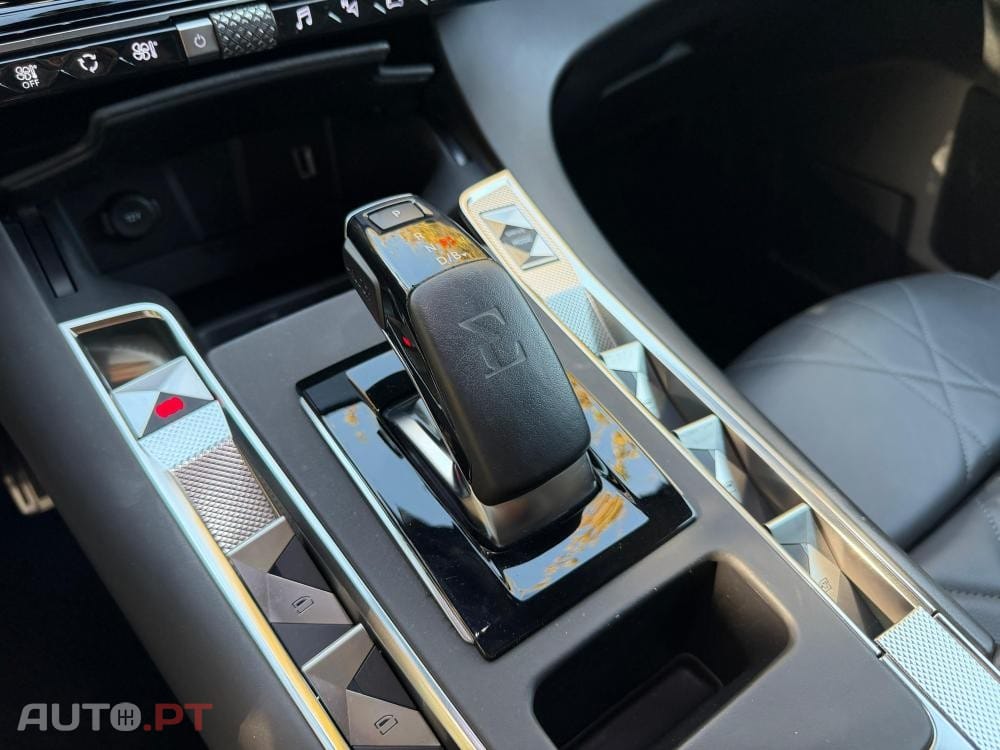 DS DS7 Crossback E-Tense Performance Line EAT8
