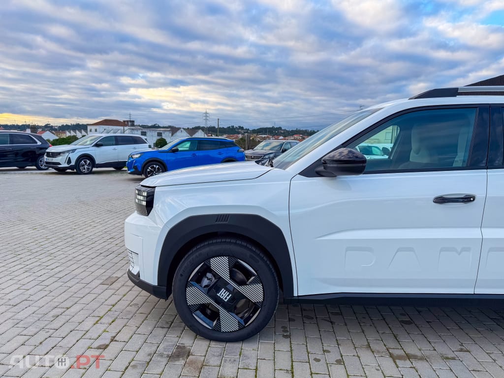 Fiat Grande Panda 1.2 Hybrid La Prima eDCT