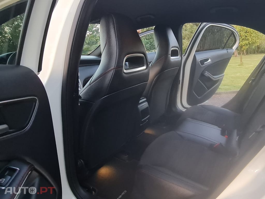 Mercedes-Benz A 180 d AMG Line