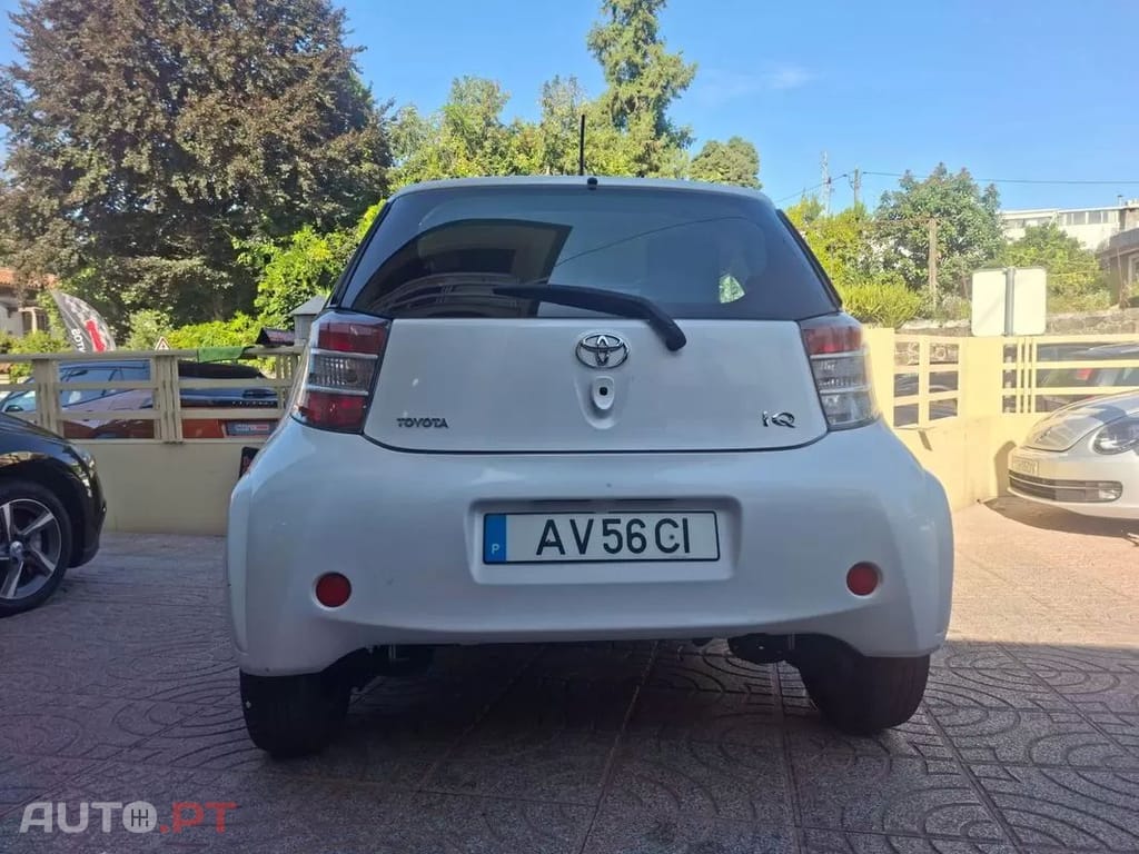 Toyota iQ 1.0 VVT-i 2 MultiDrive