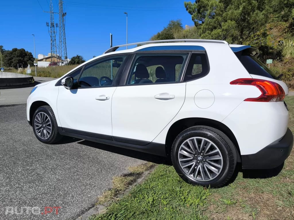 Peugeot 2008 1.2 VTi Active