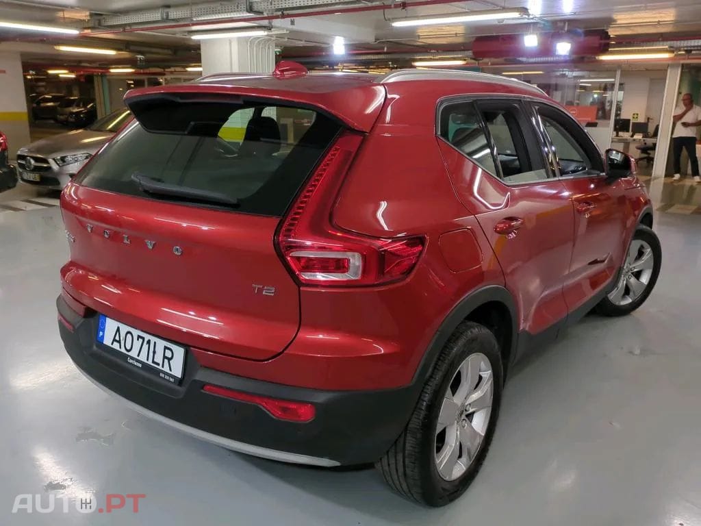 Volvo XC40 1.5 T2 Momentum Plus