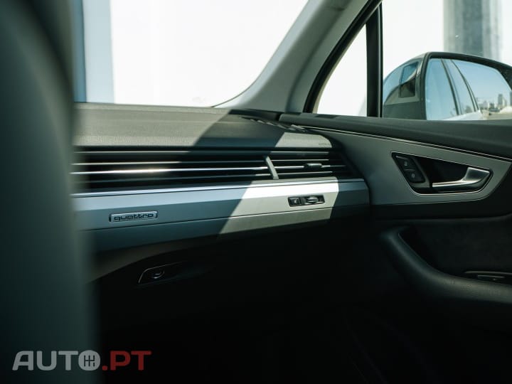 Audi Q7 3.0 TDi quattro Tiptronic 7L