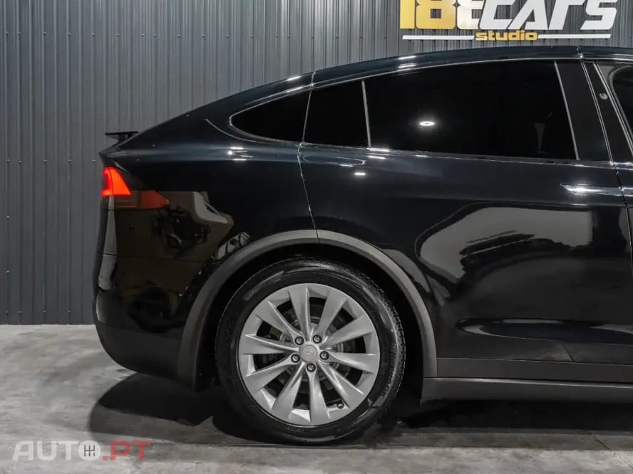 Tesla Model X 100D