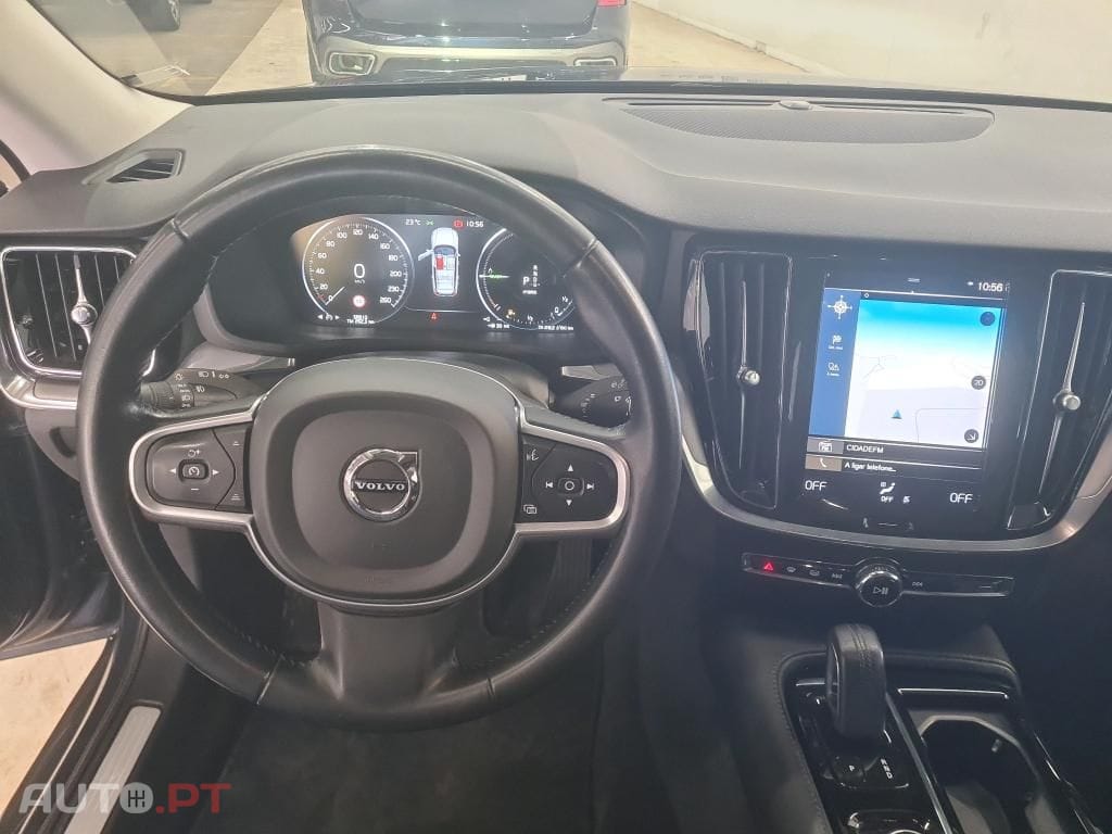 Volvo V60 2.0 T8 AWD TE Momentum Plus