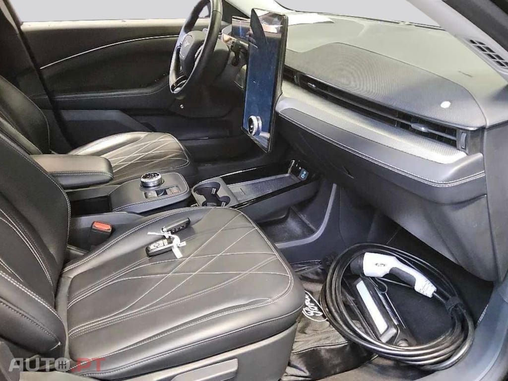 Ford Mustang Mach-E 75.7 kWh Premium AWD