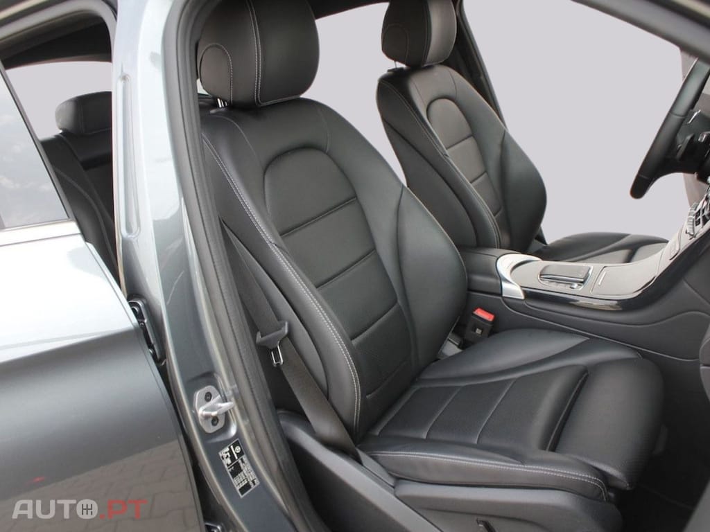Mercedes-Benz GLC 300 I.V.A DEDUTÍVEL de 4Matic