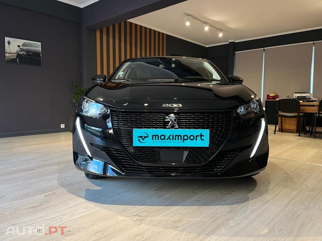 Peugeot E-208 50 kWh Allure Pack