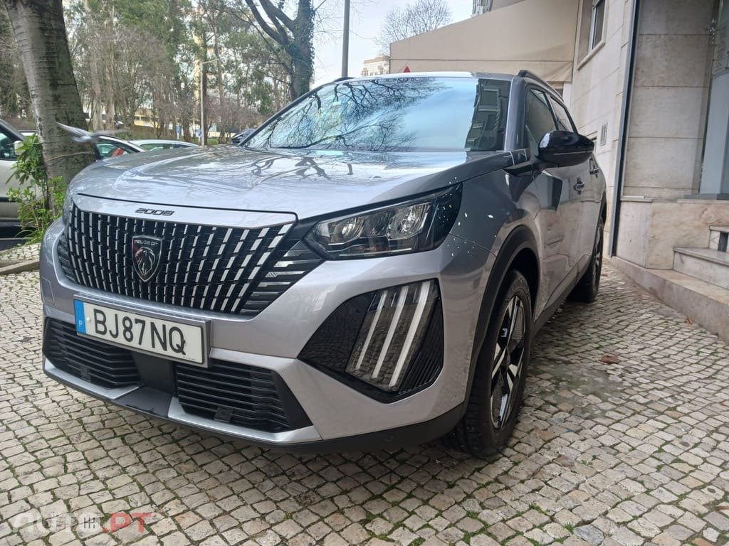 Peugeot 2008 1.2 PureTech Allure EAT8
