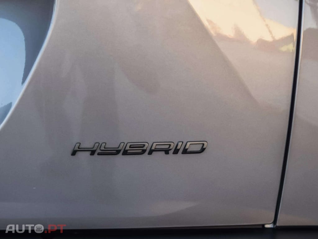 Peugeot 2008 1.2 Hybrid Allure e-DCS6