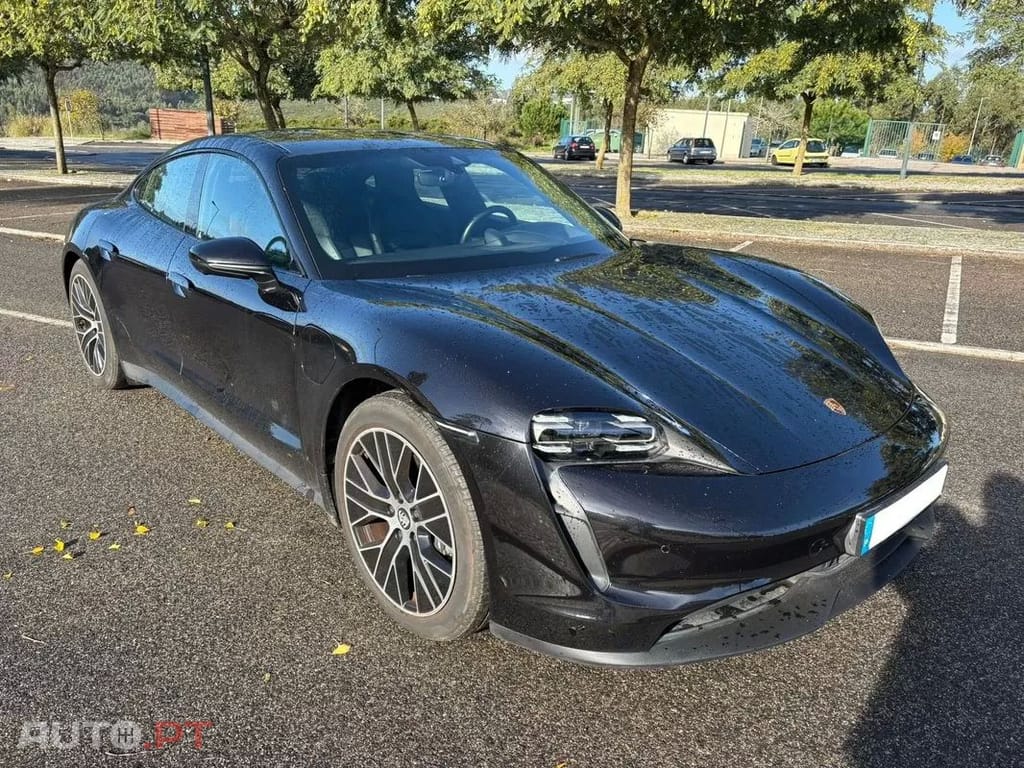 Porsche Taycan 4S