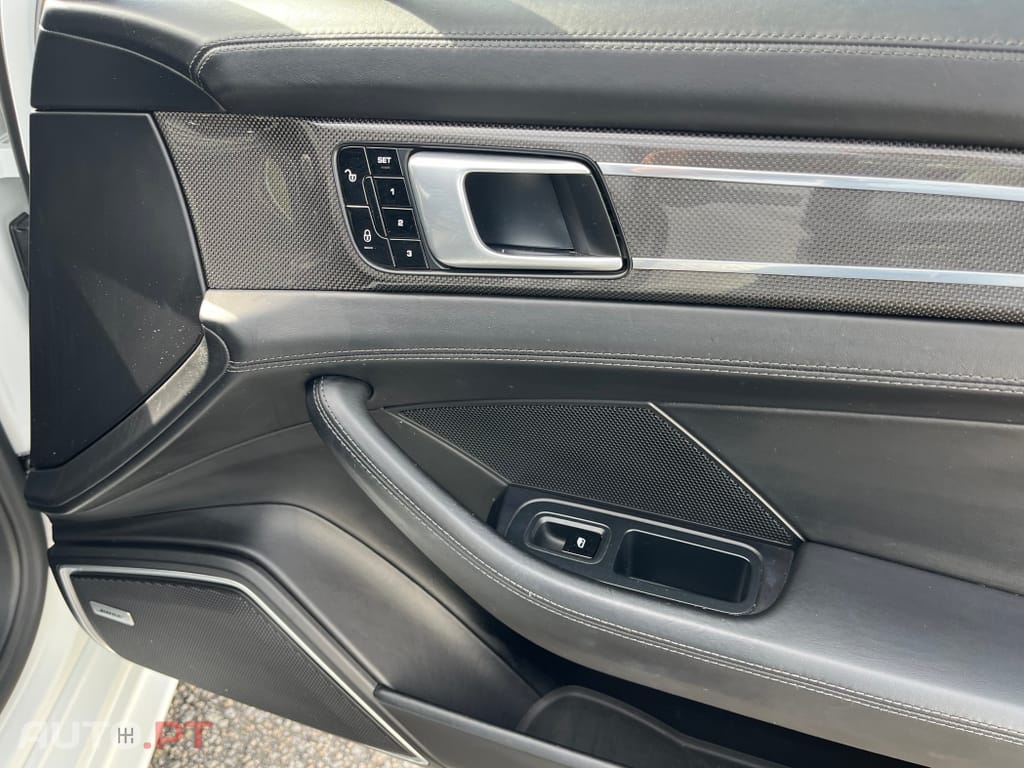 Porsche Panamera 4 E-Hybrid