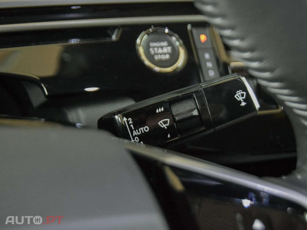 Peugeot 3008 1.2 Hybrid Allure e-DCS6