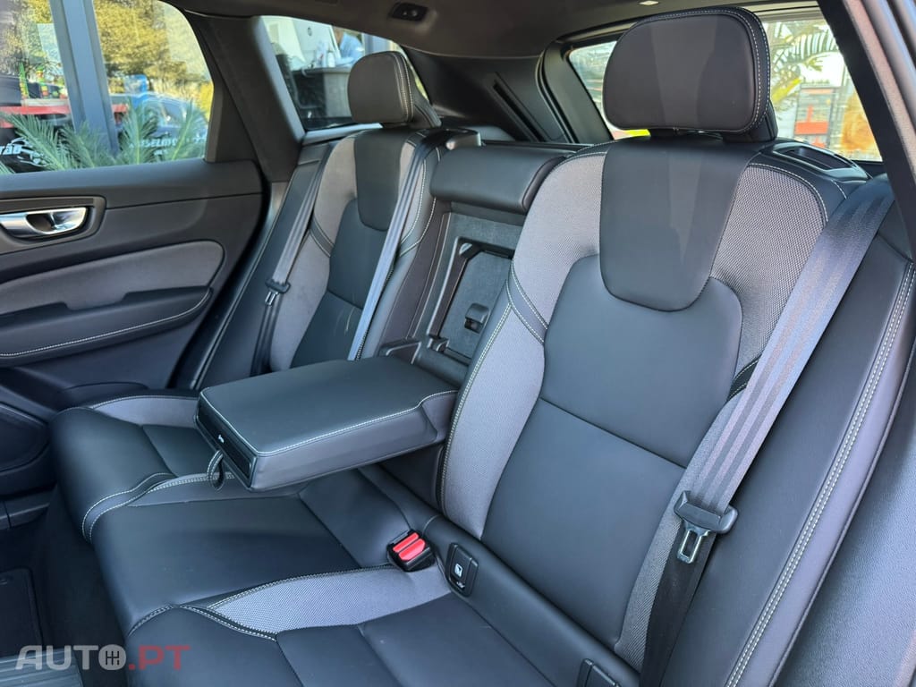Volvo XC60 2.0 T6 PHEV Black Edition AWD