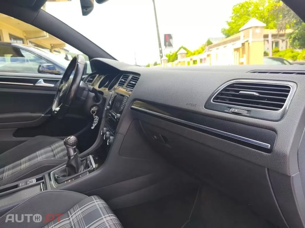 Volkswagen Golf 2.0 TDi GTD