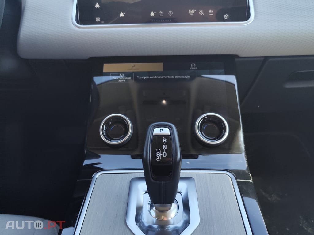 Land Rover Evoque P300