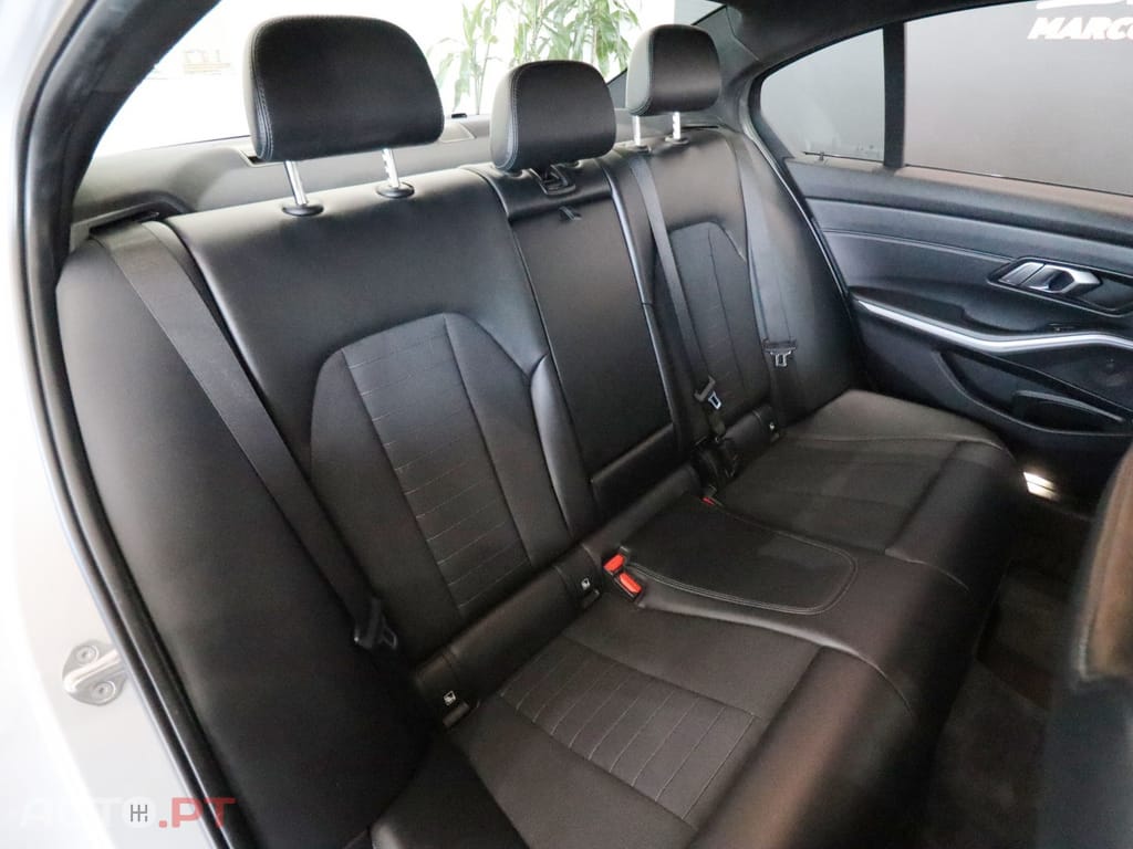 BMW 320 d Auto