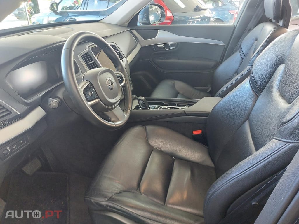 Volvo XC90 2.0 T8 PHEV Momentum Plus AWD