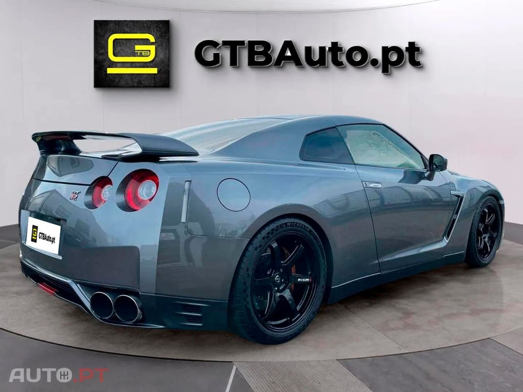 Nissan GT-R Black Edition