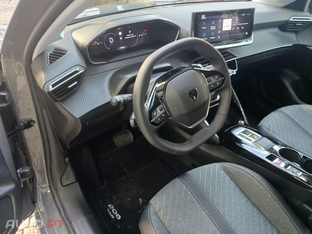 Peugeot 208 1.2 Hybrid Allure e-DCS6