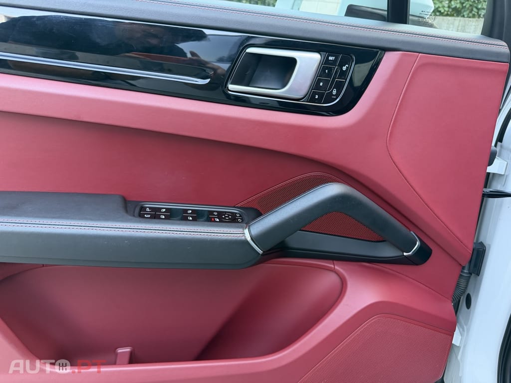 Porsche Cayenne E-Hybrid Platinum Edition