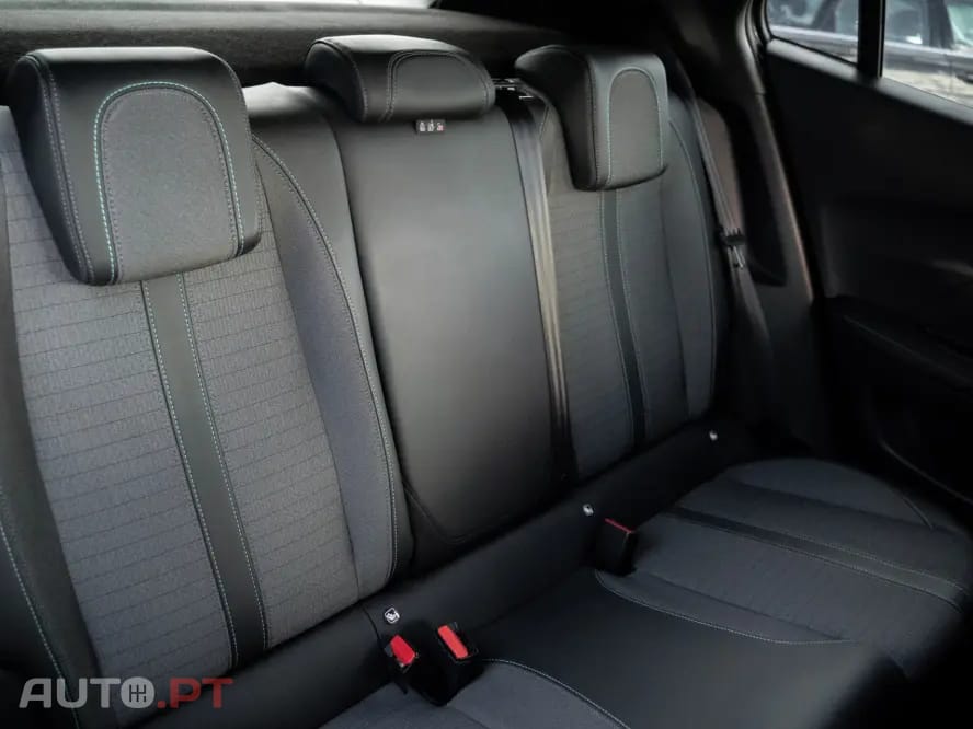 Peugeot 2008 1.2 PureTech Allure