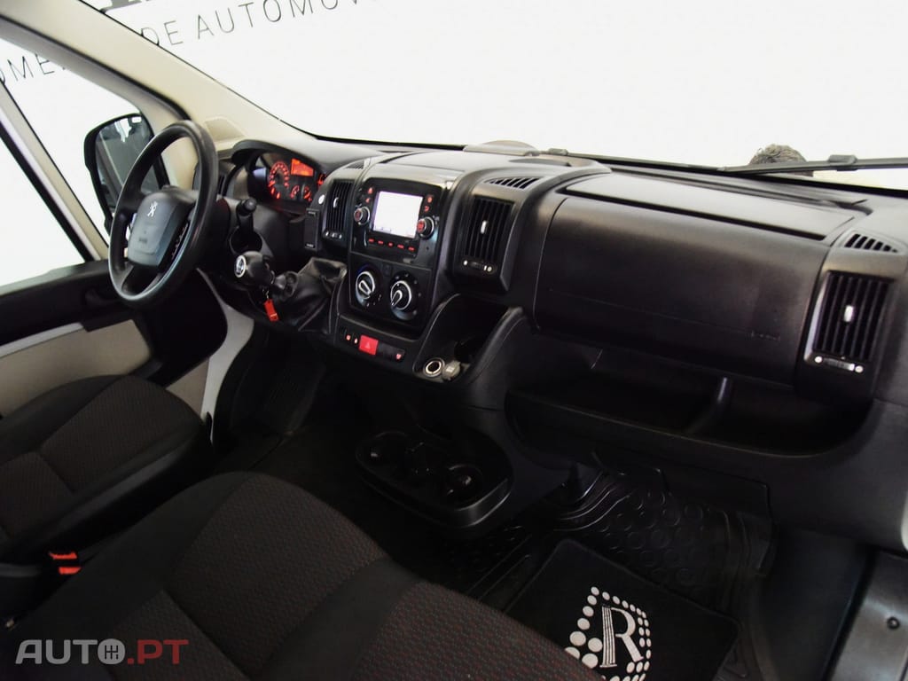 Peugeot Boxer 2.0 BlueHDi 335 L3H2 Pro