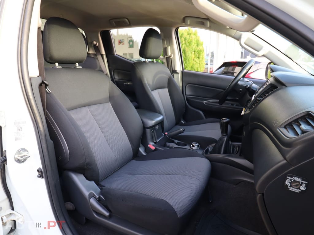 Mitsubishi L200 2.3 DI-D CD Invite Strakar Look 4WD
