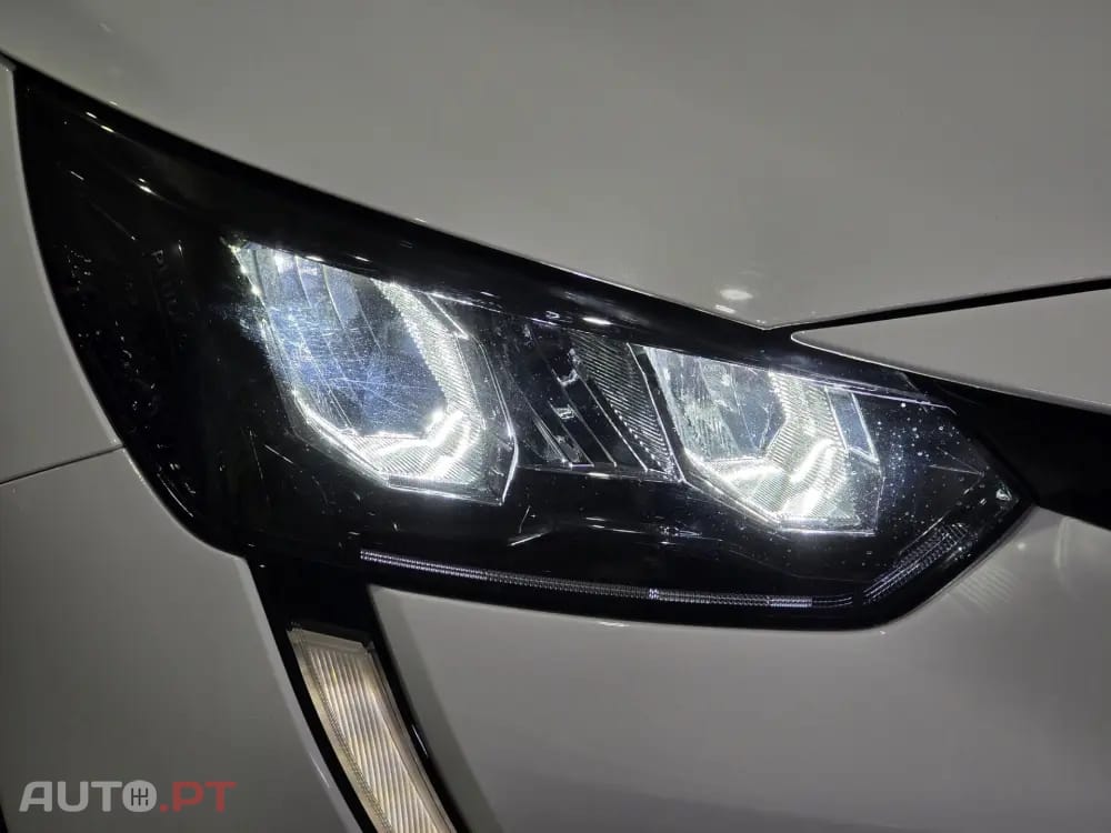 Peugeot E-208 50 kWh SE Style