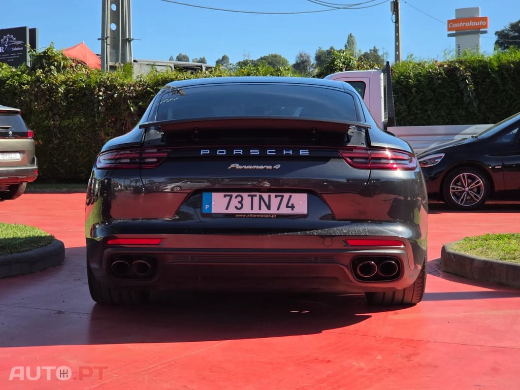 Porsche Panamera 4 E-Hybrid