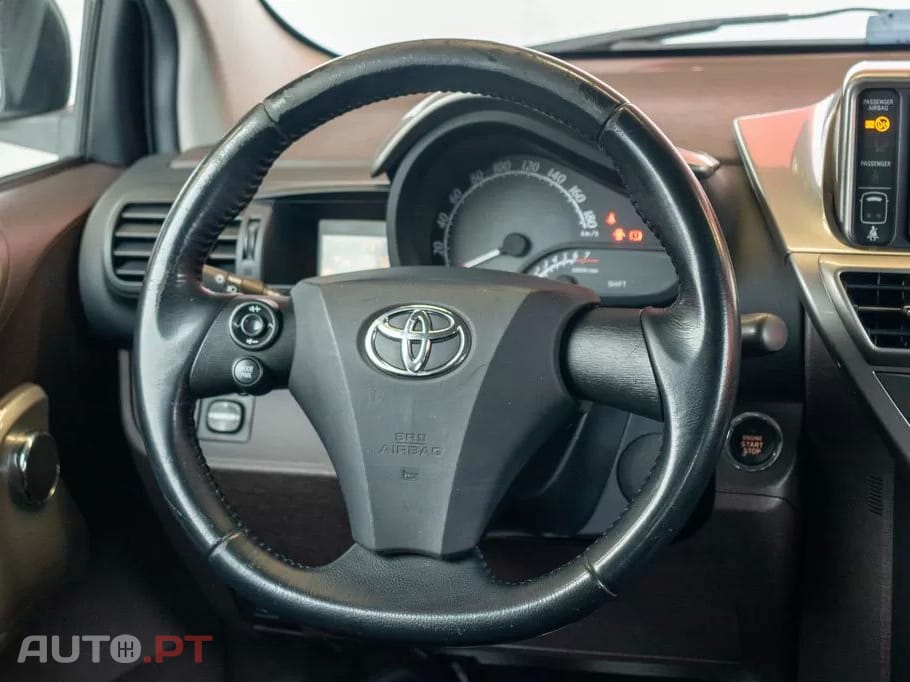 Toyota iQ 1.0 VVT-i 2 NAVI+Bluetooth